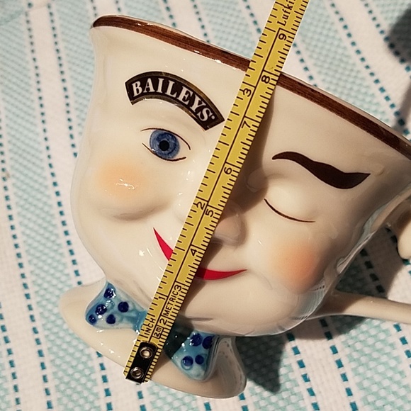 EUC Baileys "Mister" Yum Winking cups - Picture 6 of 6